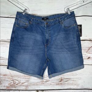 Ellos NWT Size 18 Blue Denim 7” Inseam Roll Cuff Hemline Jean Shorts